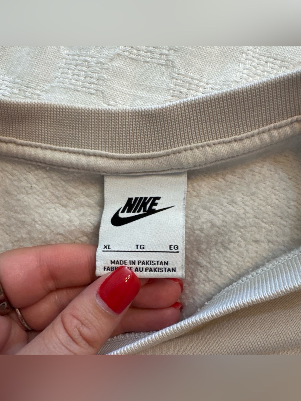 Women’s Nike XL WEST VIRGINIA UNIVERSITY cropped crewneck sweatshirt - Picture 2 of 2